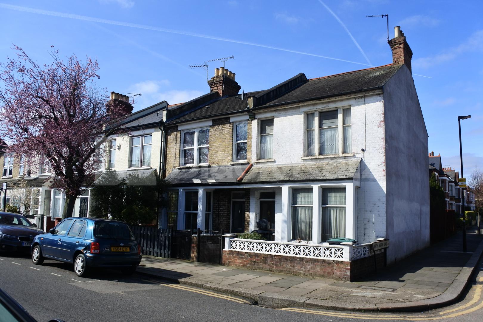 			New Instruction!, 2 Bedroom, 1 bath, 1 reception Flat			 Marlborough Road, Bounds Green / Wood Green