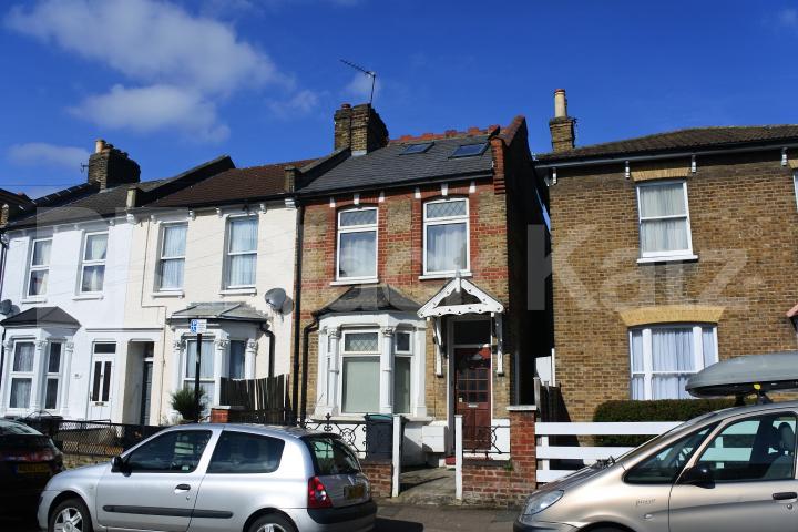 			New Instruction!, 4 Bedroom, 1 bath, 1 reception House			 Palace Road , Bounds Green