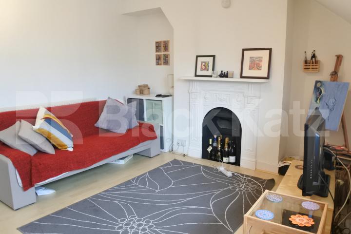 			New Instruction In Heart Of Crouch End !, 1 Bedroom, 1 bath, 1 reception Flat			 Drylands Road, CROUCH END N8