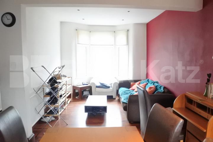 			New Instruction!, 4 Bedroom, 1 bath, 1 reception House			 Palace Road , Bounds Green