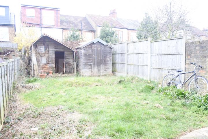 			New Instruction!, 4 Bedroom, 1 bath, 1 reception House			 Palace Road , Bounds Green