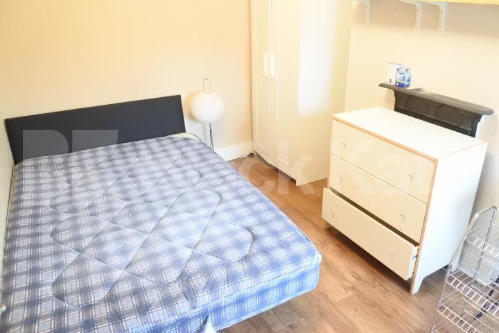 			New Instruction!, 4 Bedroom, 1 bath, 1 reception House			 Palace Road , Bounds Green