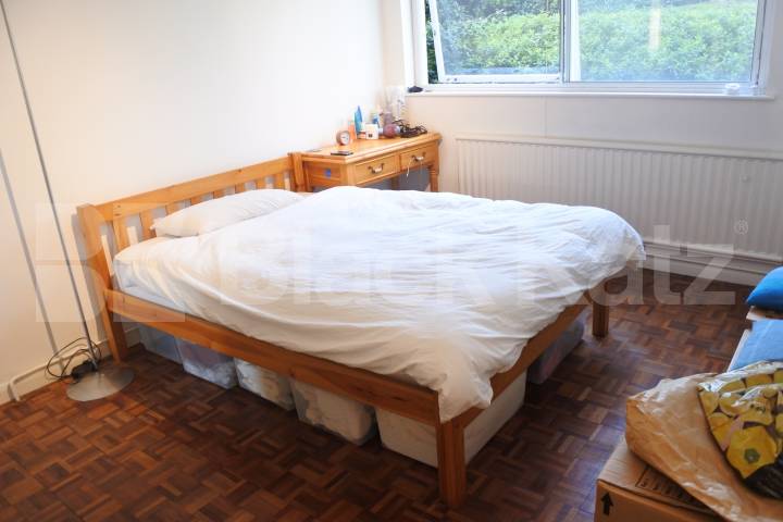 			AVAILABLE MID MAY, 2 Bedroom, 1 bath, 1 reception Ground Floor Flat			 Waverley Road, Crouch End