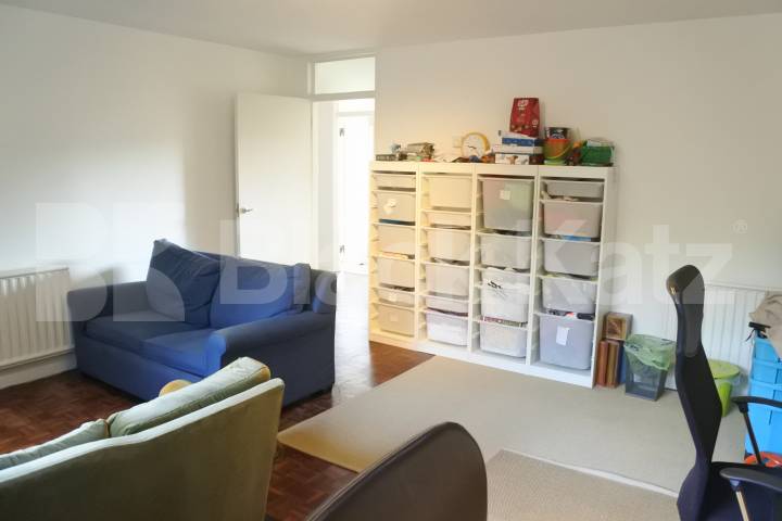 			AVAILABLE MID MAY, 2 Bedroom, 1 bath, 1 reception Ground Floor Flat			 Waverley Road, Crouch End