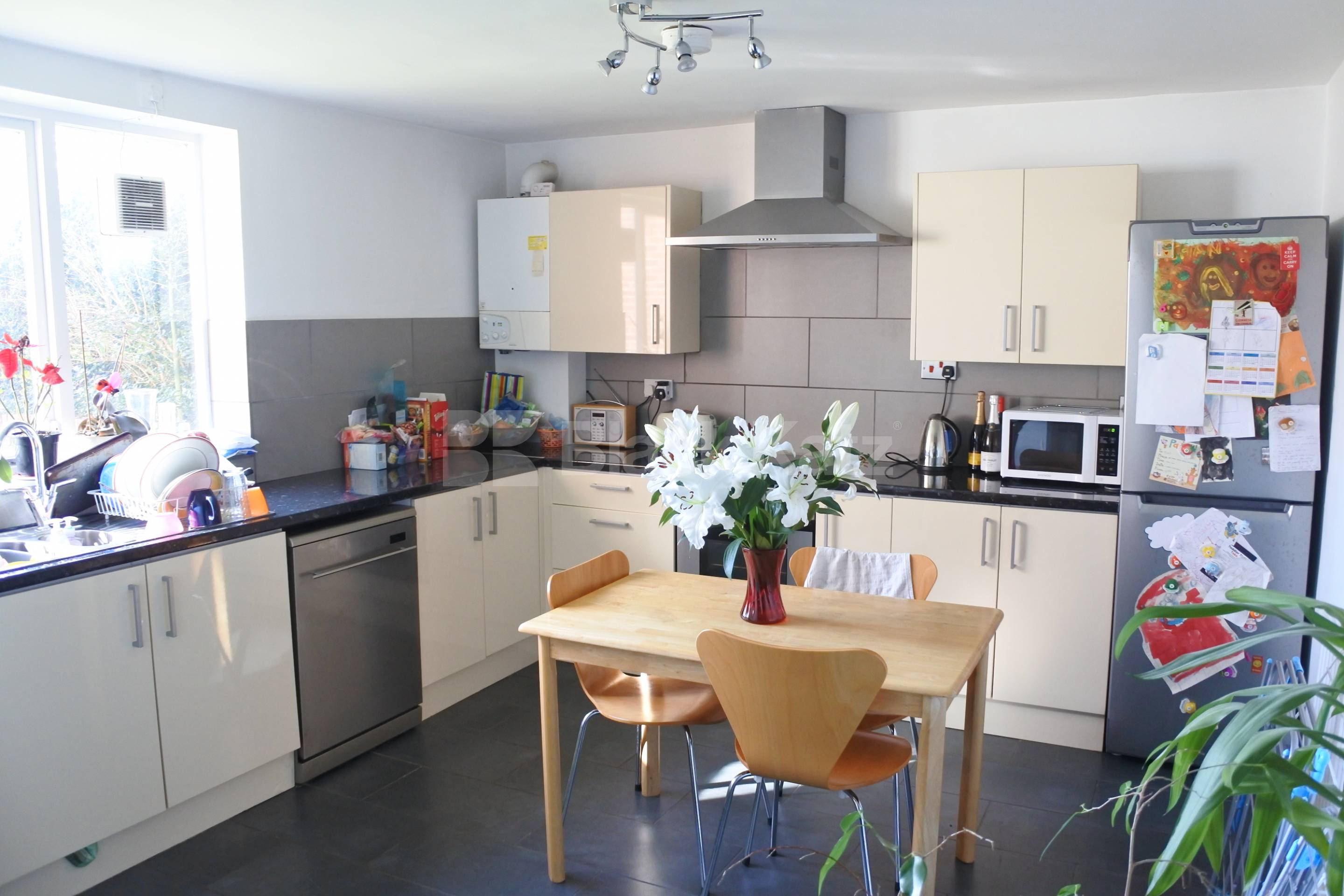 			AVAILABLE MID MAY, 2 Bedroom, 1 bath, 1 reception Ground Floor Flat			 Waverley Road, Crouch End N8