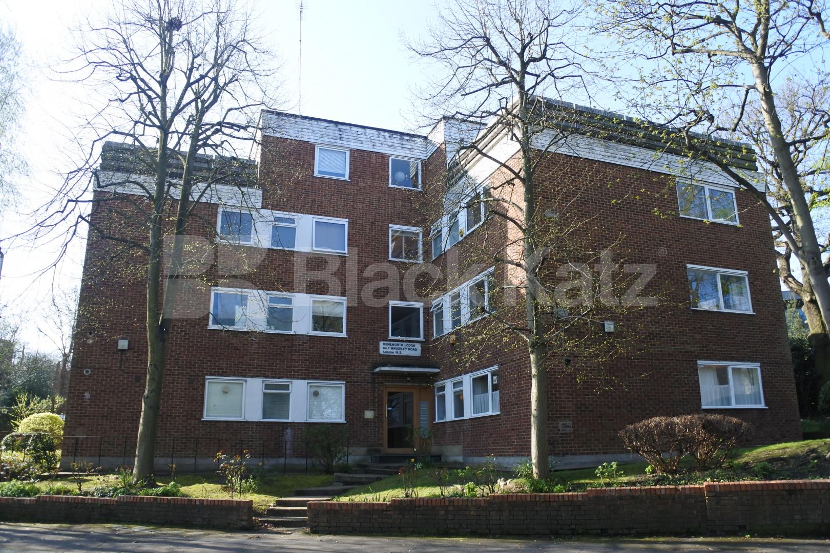 			AVAILABLE MID MAY, 2 Bedroom, 1 bath, 1 reception Ground Floor Flat			 Waverley Road, Crouch End