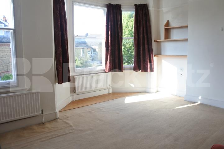 			New Instruction!, 2 Bedroom, 1 bath, 1 reception Flat			 Goodwyns Vale, Muswell Hill