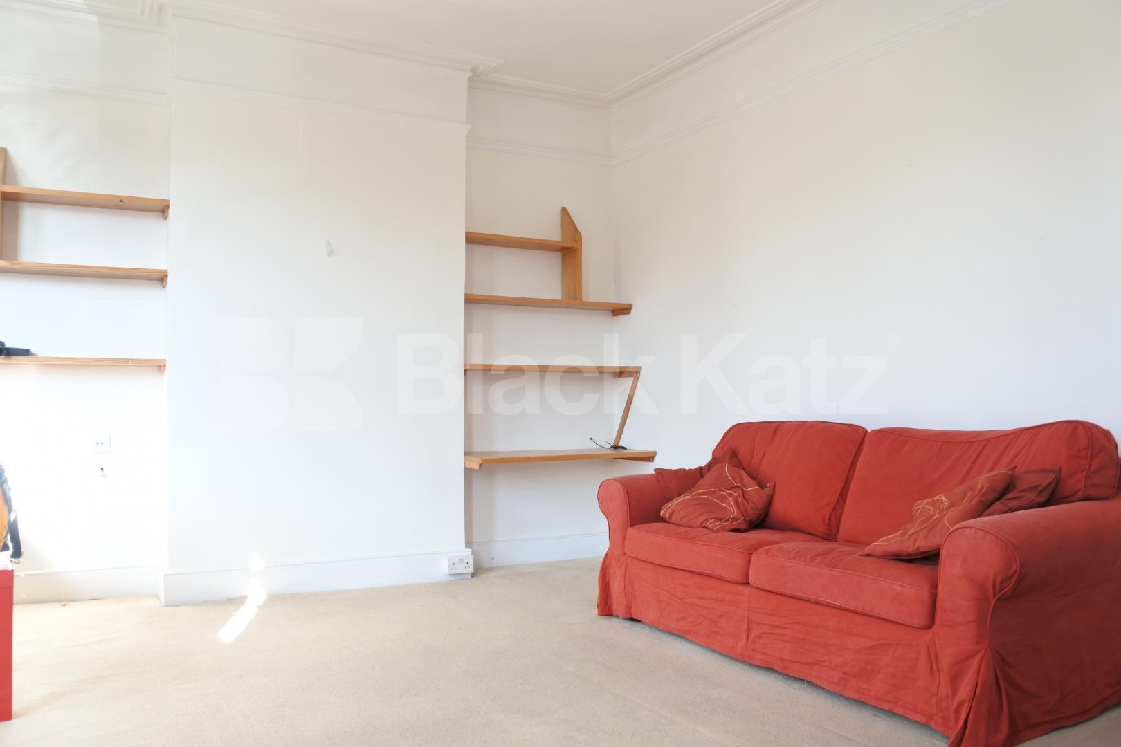 			New Instruction!, 2 Bedroom, 1 bath, 1 reception Flat			 Goodwyns Vale, Muswell Hill