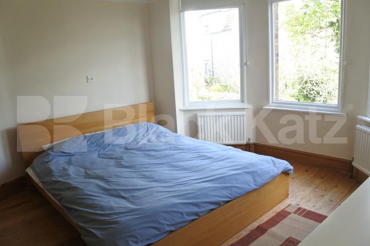 			New Instruction!, 2 Bedroom, 1 bath, 1 reception Flat			 Goodwyns Vale, Muswell Hill