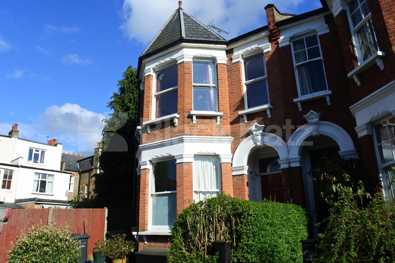 			New Instruction!, 2 Bedroom, 1 bath, 1 reception Flat			 Goodwyns Vale, Muswell Hill