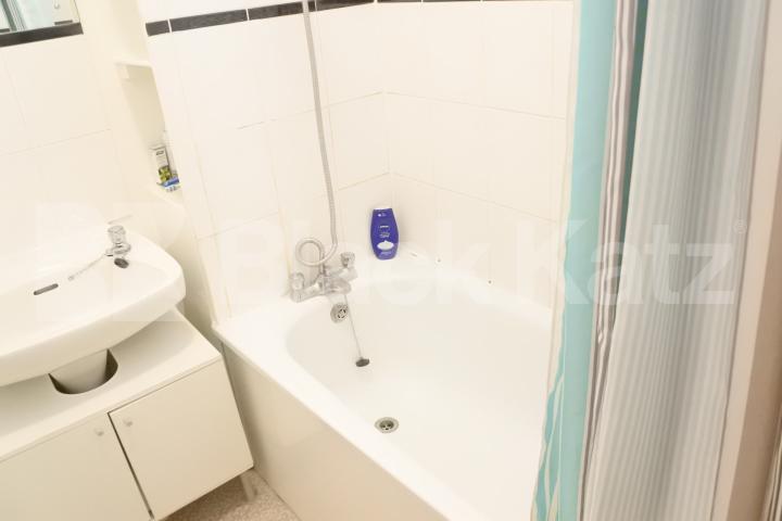 			New Instruction!, 1 Bedroom, 1 bath, 1 reception Flat			 Park Road N8, Crouch End