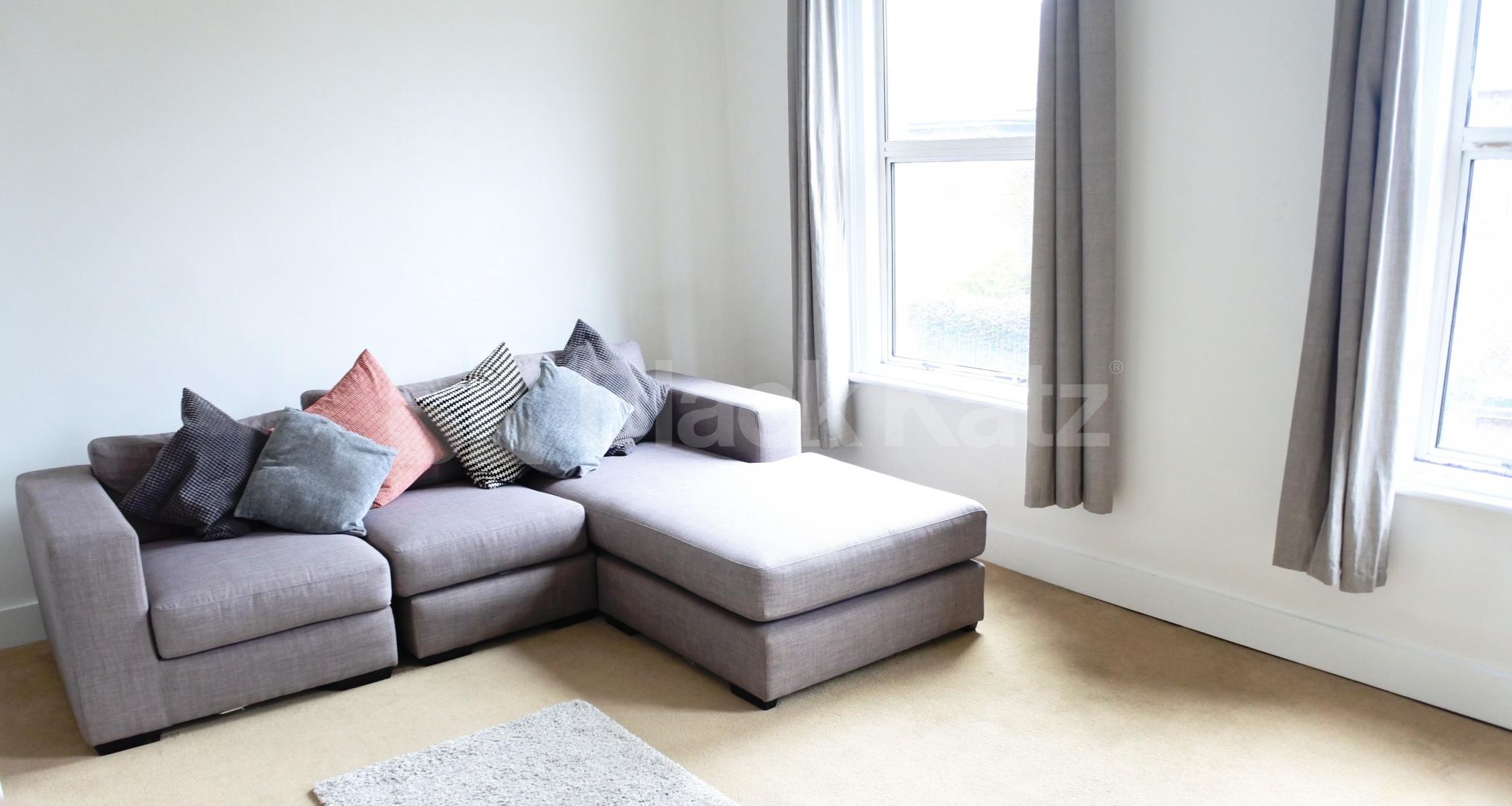 			New Instruction!, 1 Bedroom, 1 bath, 1 reception Flat			 Park Road N8, Crouch End