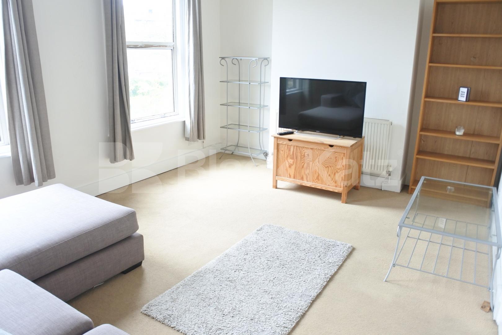 			New Instruction!, 1 Bedroom, 1 bath, 1 reception Flat			 Park Road N8, Crouch End