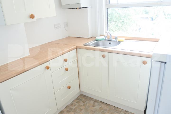 			New Instruction!, 1 Bedroom, 1 bath, 1 reception Flat			 Park Road N8, Crouch End