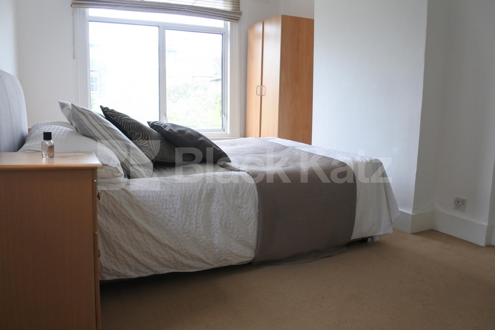 			New Instruction!, 1 Bedroom, 1 bath, 1 reception Flat			 Park Road N8, Crouch End