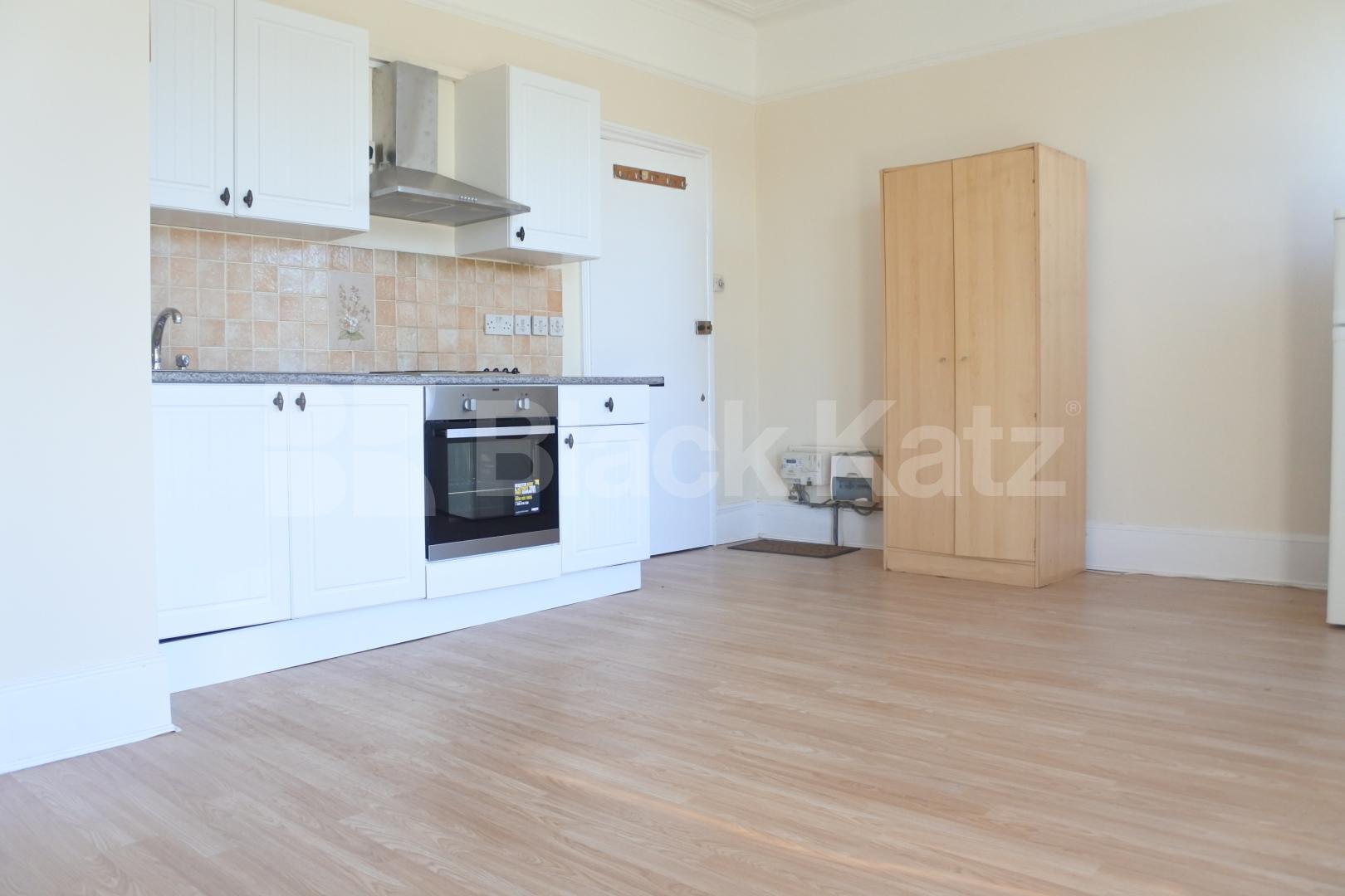 			INCLUDES ALL BILLS EXCEPT ELECTRICITY, Studio Apartment, 1 bath, 1 reception Studio			 Church Lane, Hornsey