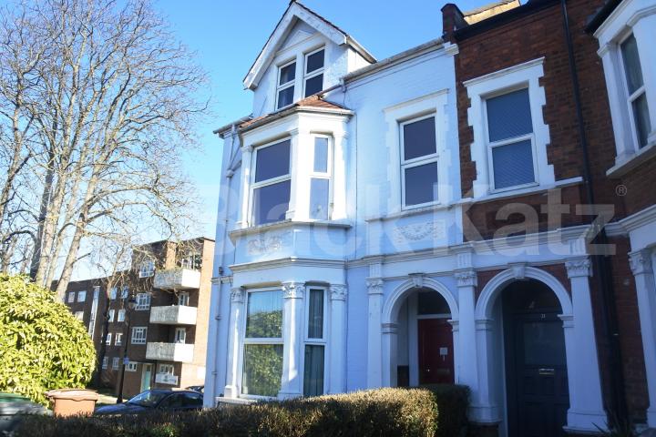 			INCLUDES ALL BILLS EXCEPT ELECTRICITY, Studio Apartment, 1 bath, 1 reception Studio			 Church Lane, Hornsey