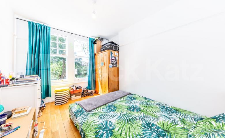 			Period Conversion, 2 Bedroom, 1 bath, 1 reception Flat			 Princes Avenue, MUSWELL HILL