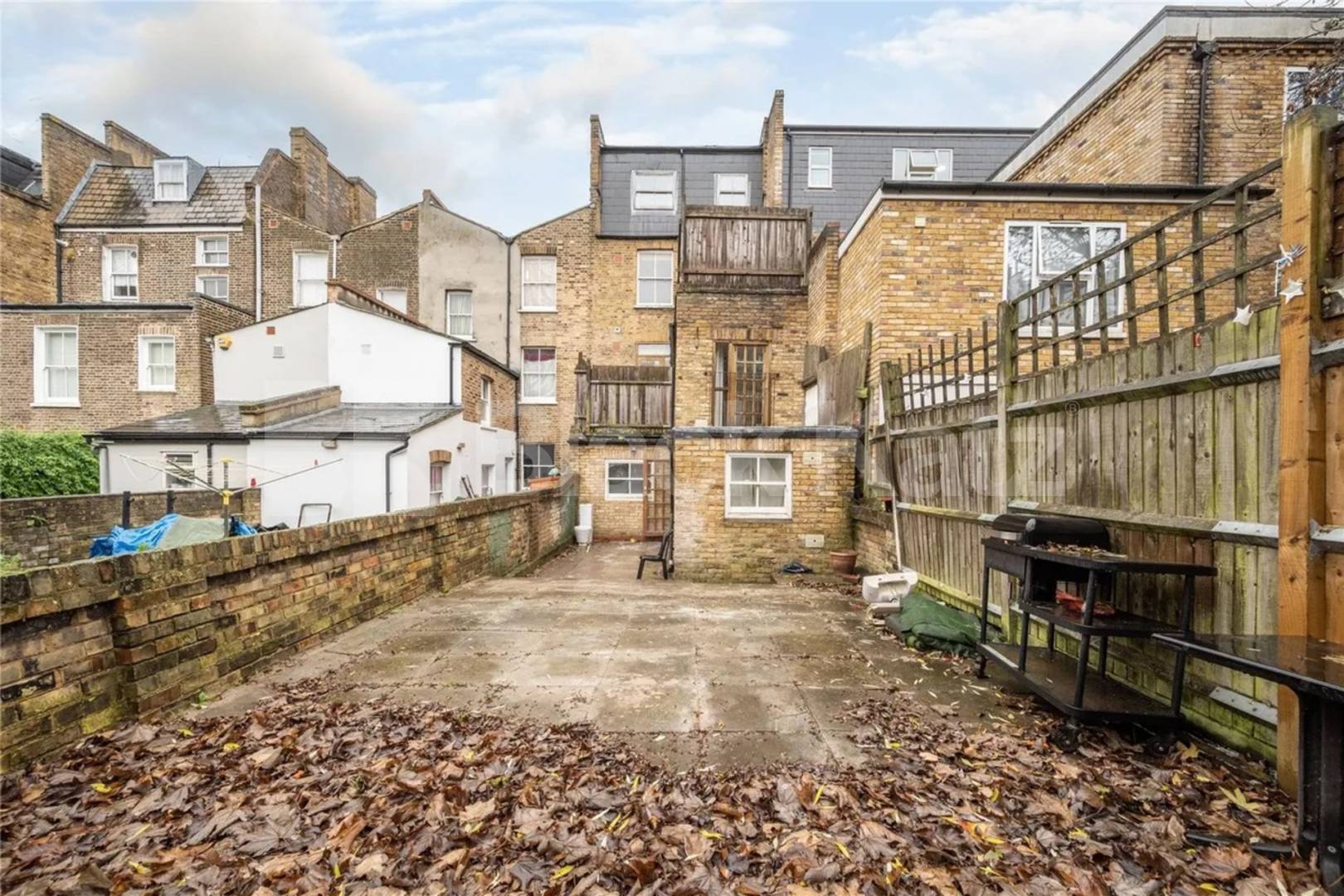 Split Level 3 bedroom property located close to Archway Station and amenities  Davenant Road, Archway
