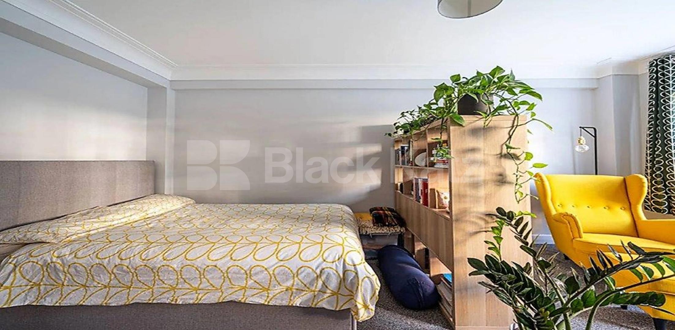 Fantastic studio within portered building minutes to Tube, Shops & Heath      Eton College Road, Hampstead - Belsize Park