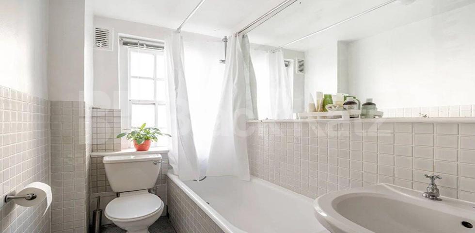 Fantastic studio within portered building minutes to Tube, Shops & Heath      Eton College Road, Hampstead - Belsize Park