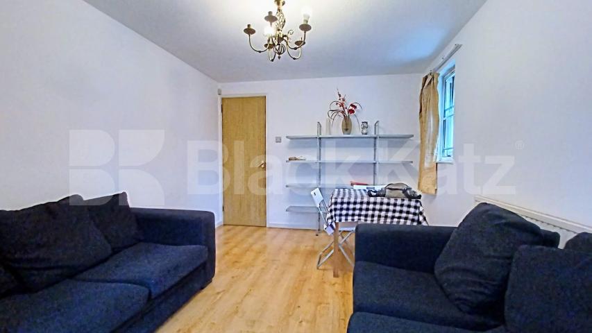 Modern 1 bedroom property within a gated development in Camden Moriatry Close, Holloway