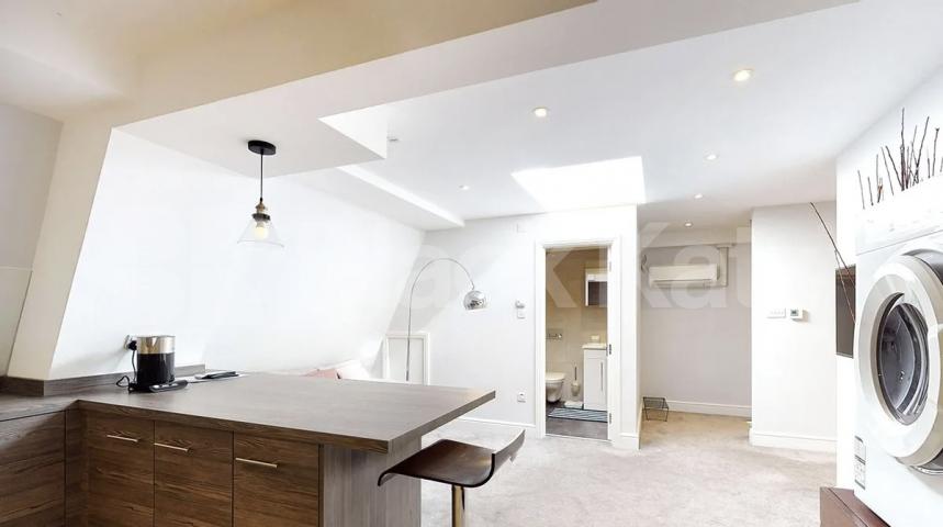 A beautifully two double bedroom apartment offering a modern and stylish living  Camden Road , Holloway