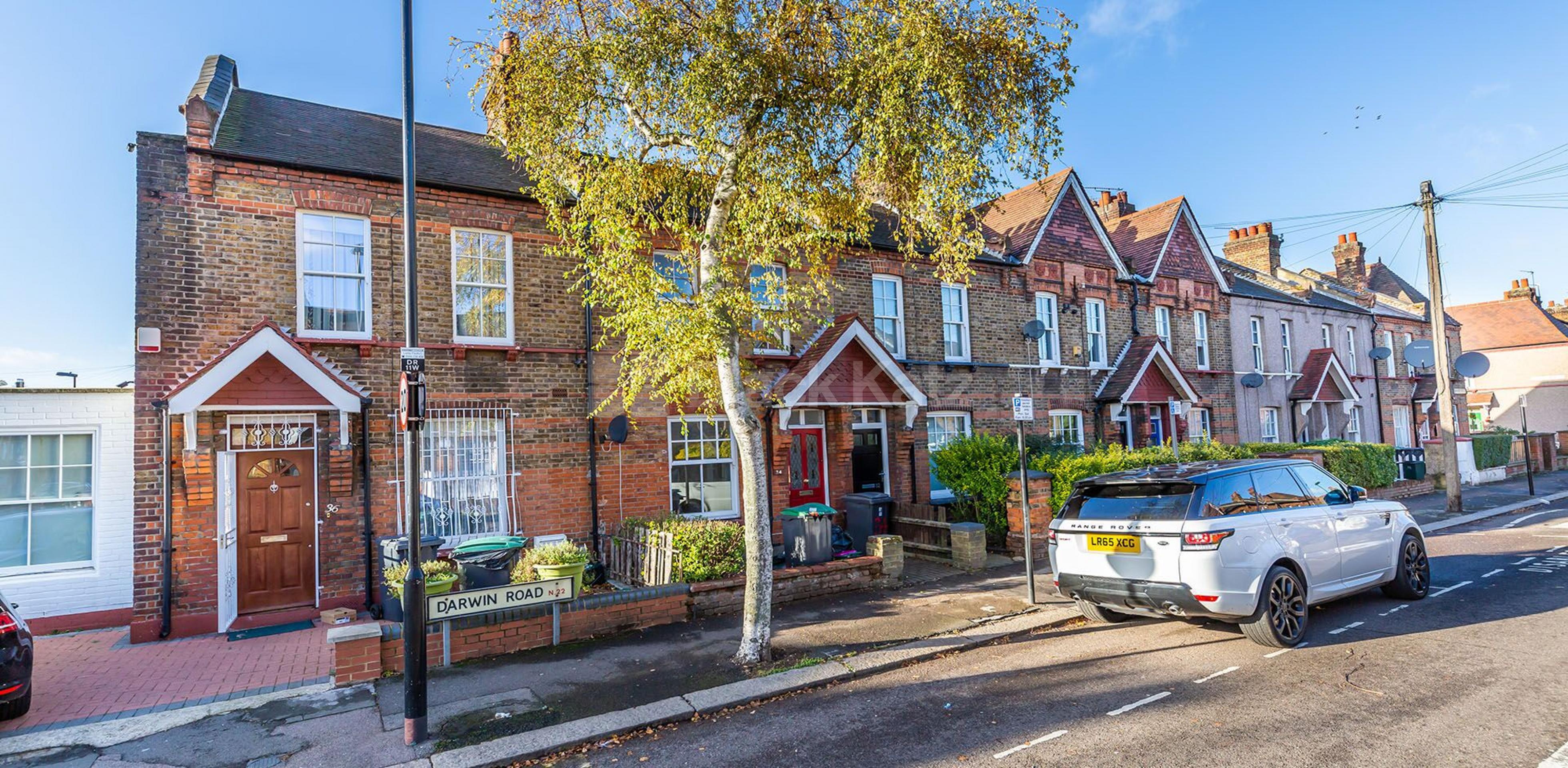 			2 bedroom with study, 2 Bedroom, 1 bath, 1 reception House			 Darwin Road , Wood Green / Noel Park N22