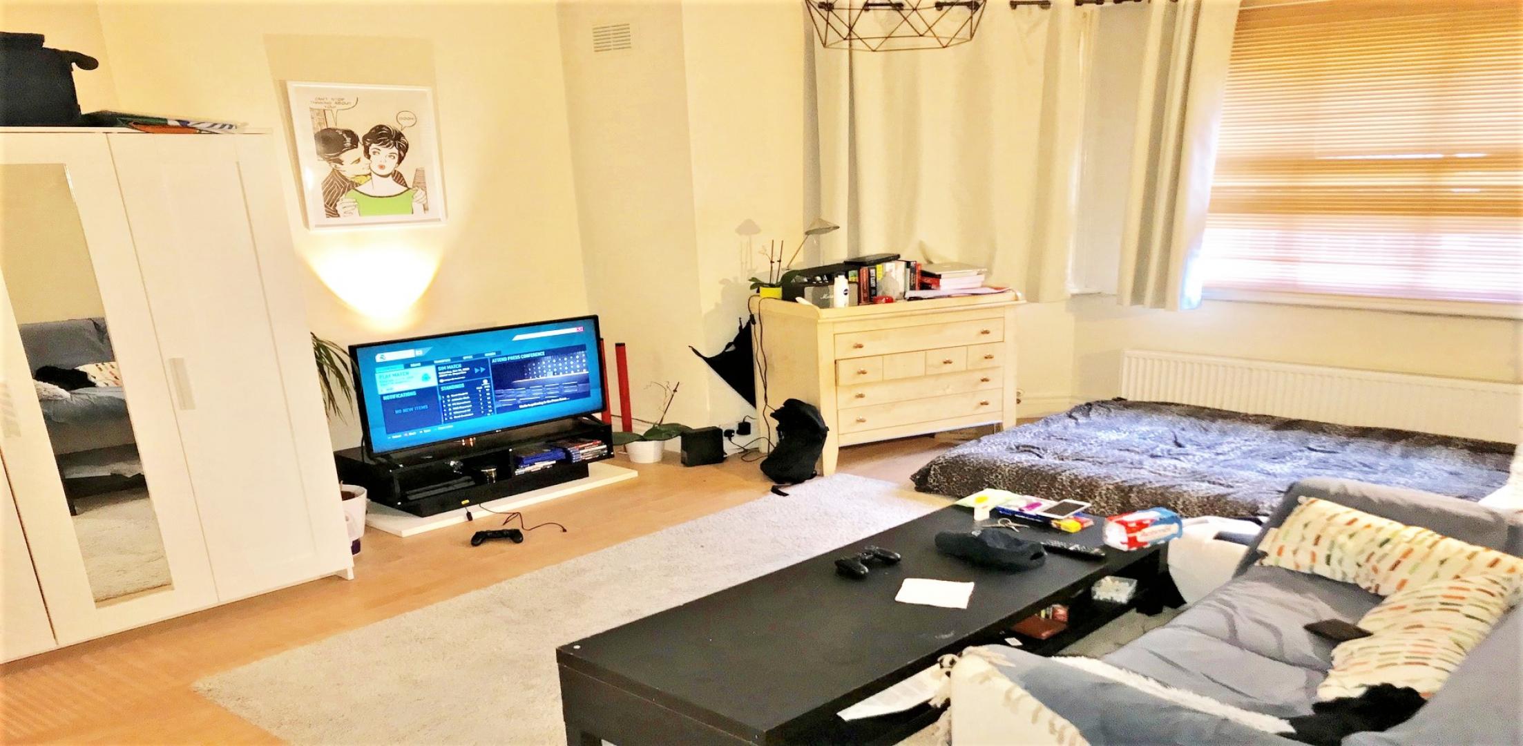 			2 Bedroom, 1 bath, 1 reception Apartment			 Adamson Road, SWISS COTTAGE