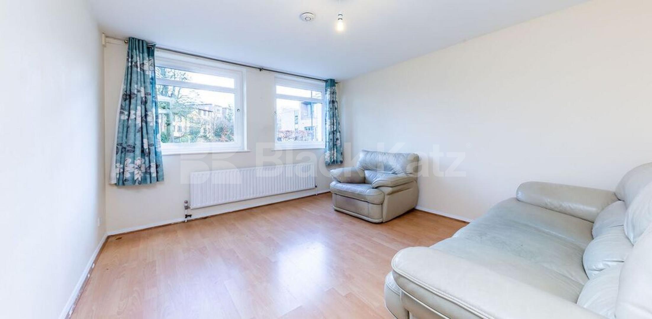 			2 Bedroom, 1 bath, 1 reception Apartment			 Crouch End Hill, Crouch End