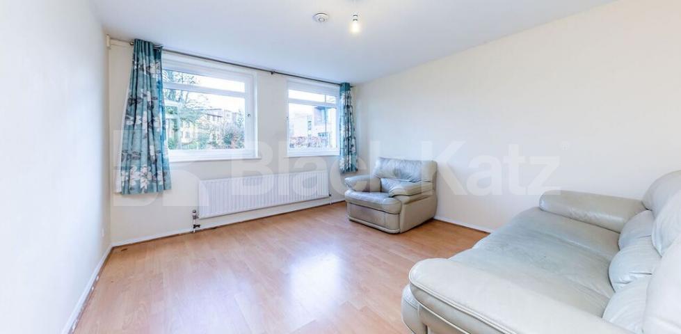 			2 Bedroom, 1 bath, 1 reception Apartment			 Crouch End Hill, Crouch End