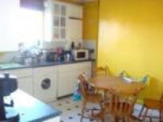 			3 Bedroom, 1 bath, 1 reception Flat			 Edbrooke Road, MAIDA VALE