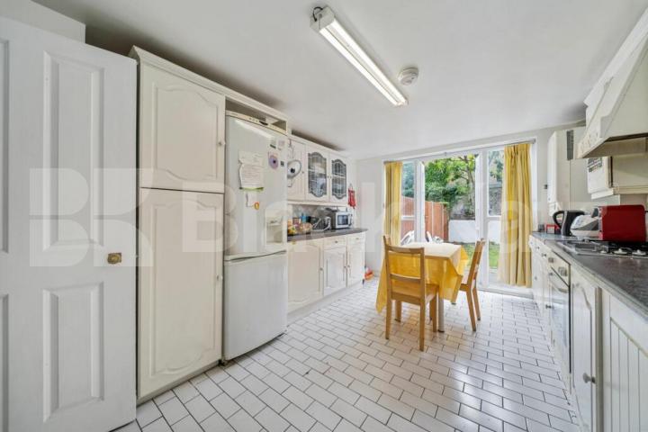 Offering generous accommodation arranged over multiple levels Elthorne Road, Archway