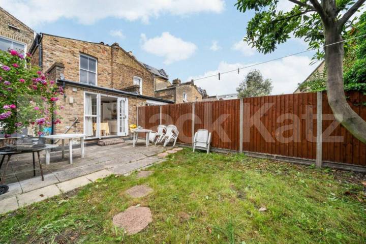 Offering generous accommodation arranged over multiple levels Elthorne Road, Archway