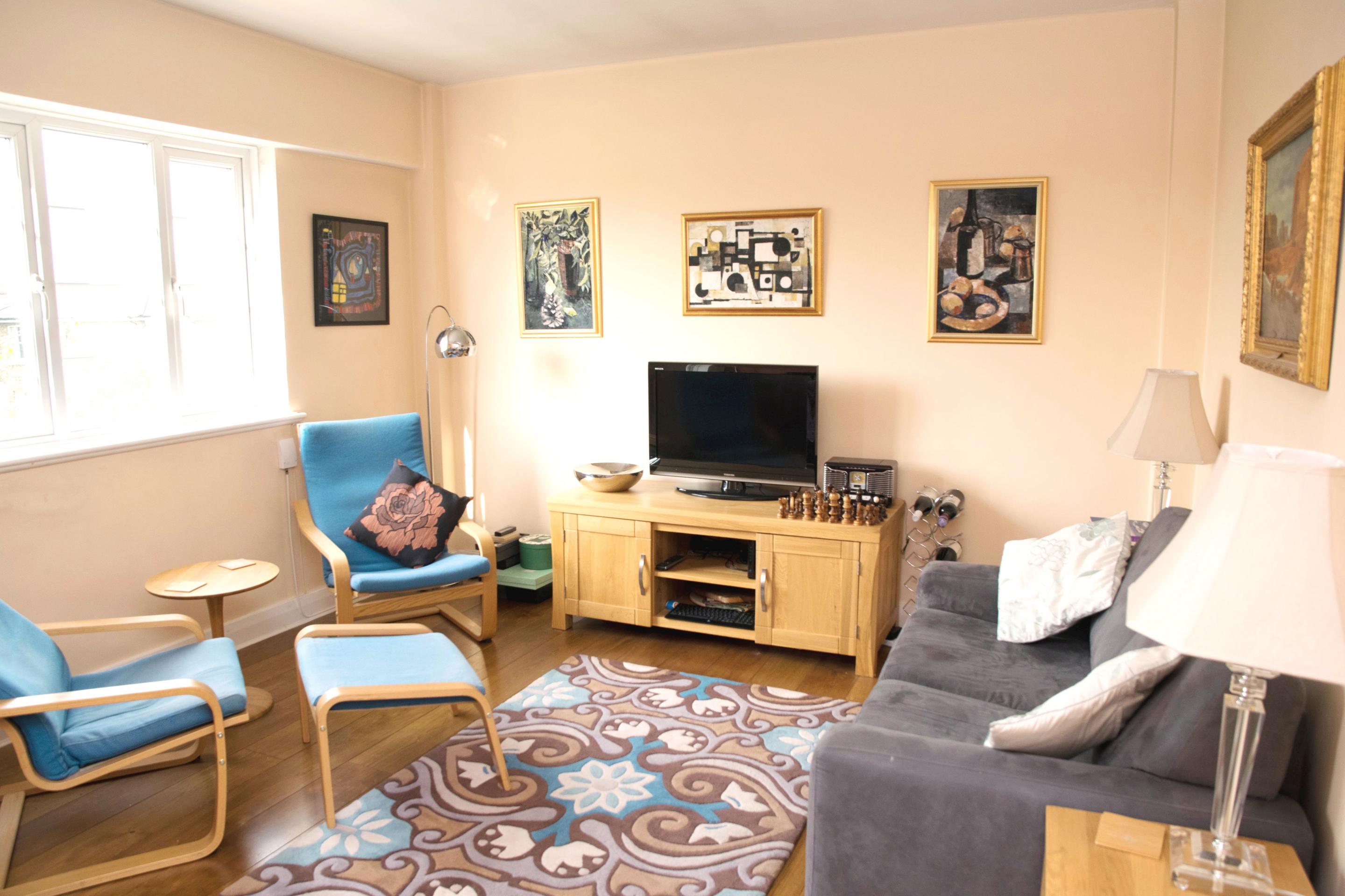			Newly refurbished., 1 Bedroom, 1 bath, 1 reception Flat			 West End Lane, WEST HAMPSTEAD NW6