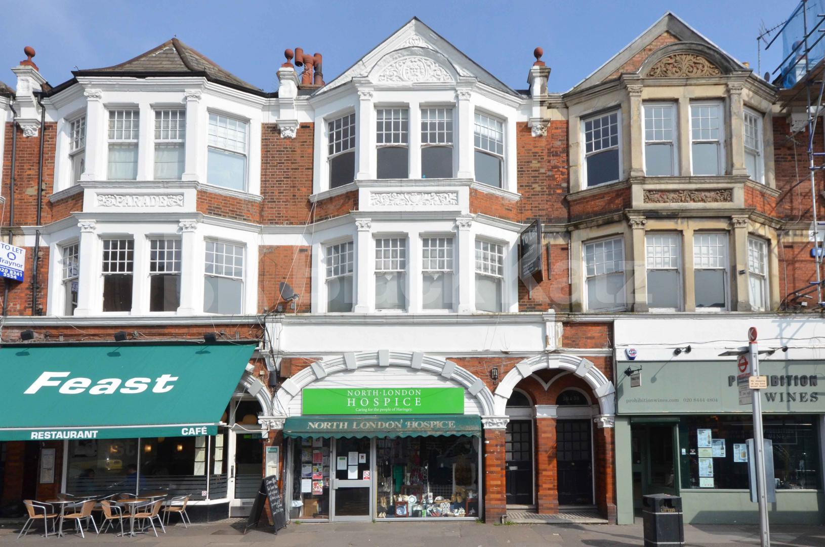 			Large Property !, 2 Bedroom, 1 bath, 1 reception Flat			 Fortis Green Road, Muswell Hill