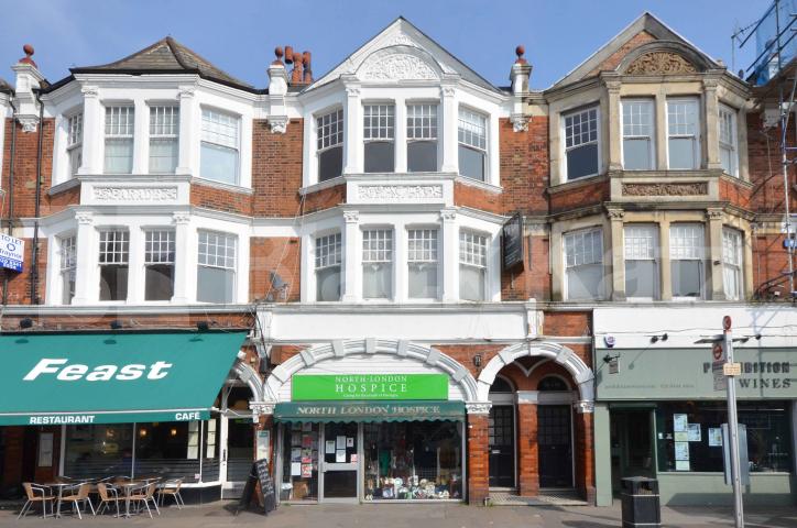 			Large Property !, 2 Bedroom, 1 bath, 1 reception Flat			 Fortis Green Road, Muswell Hill