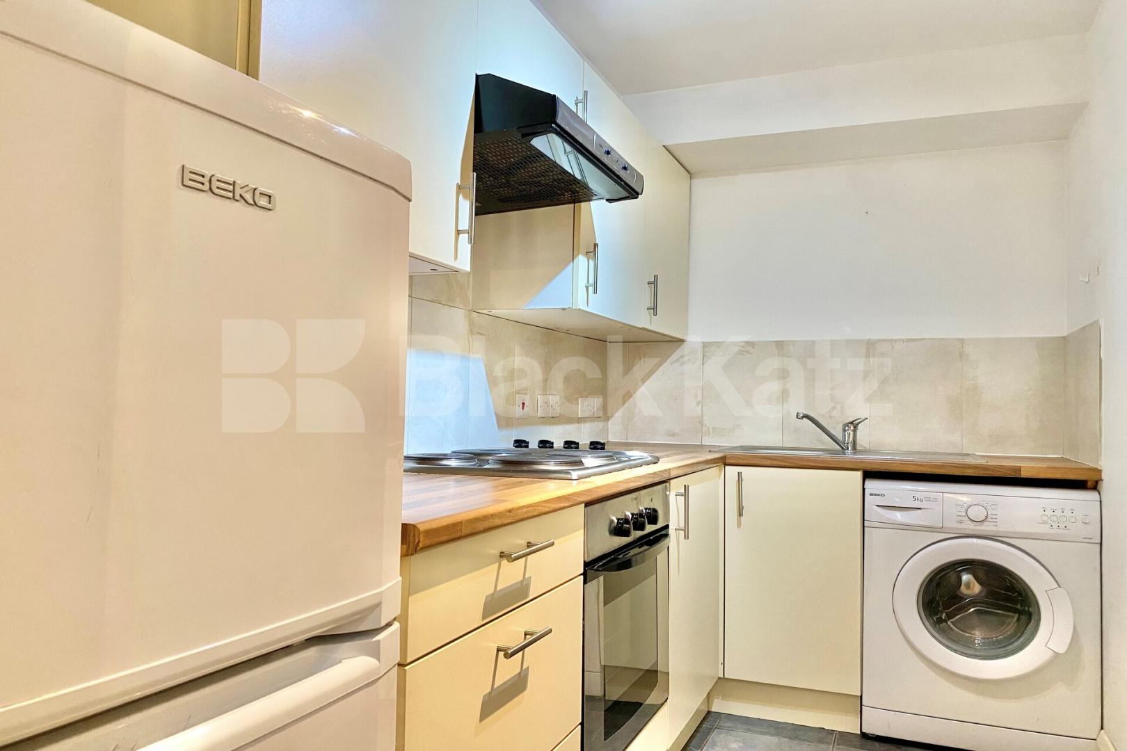 Ground Floor Studio in a gated Mews in Hackney Central Clarence Mews, Hackney Central