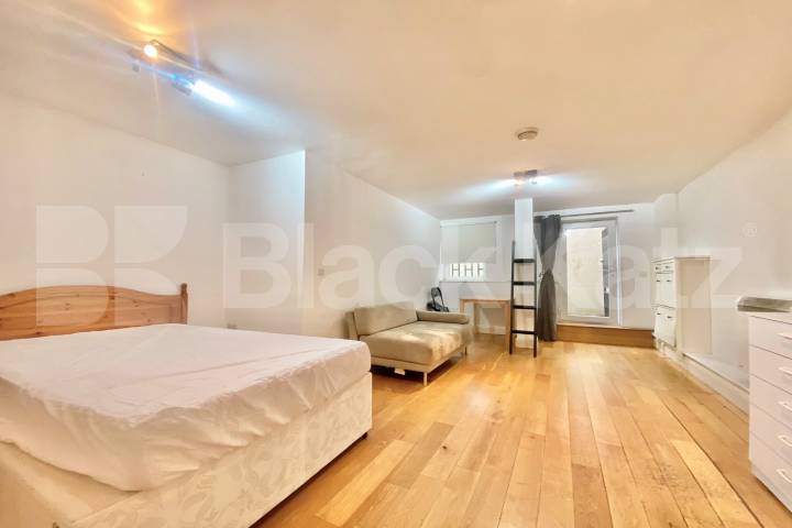 Ground Floor Studio in a gated Mews in Hackney Central Clarence Mews, Hackney Central