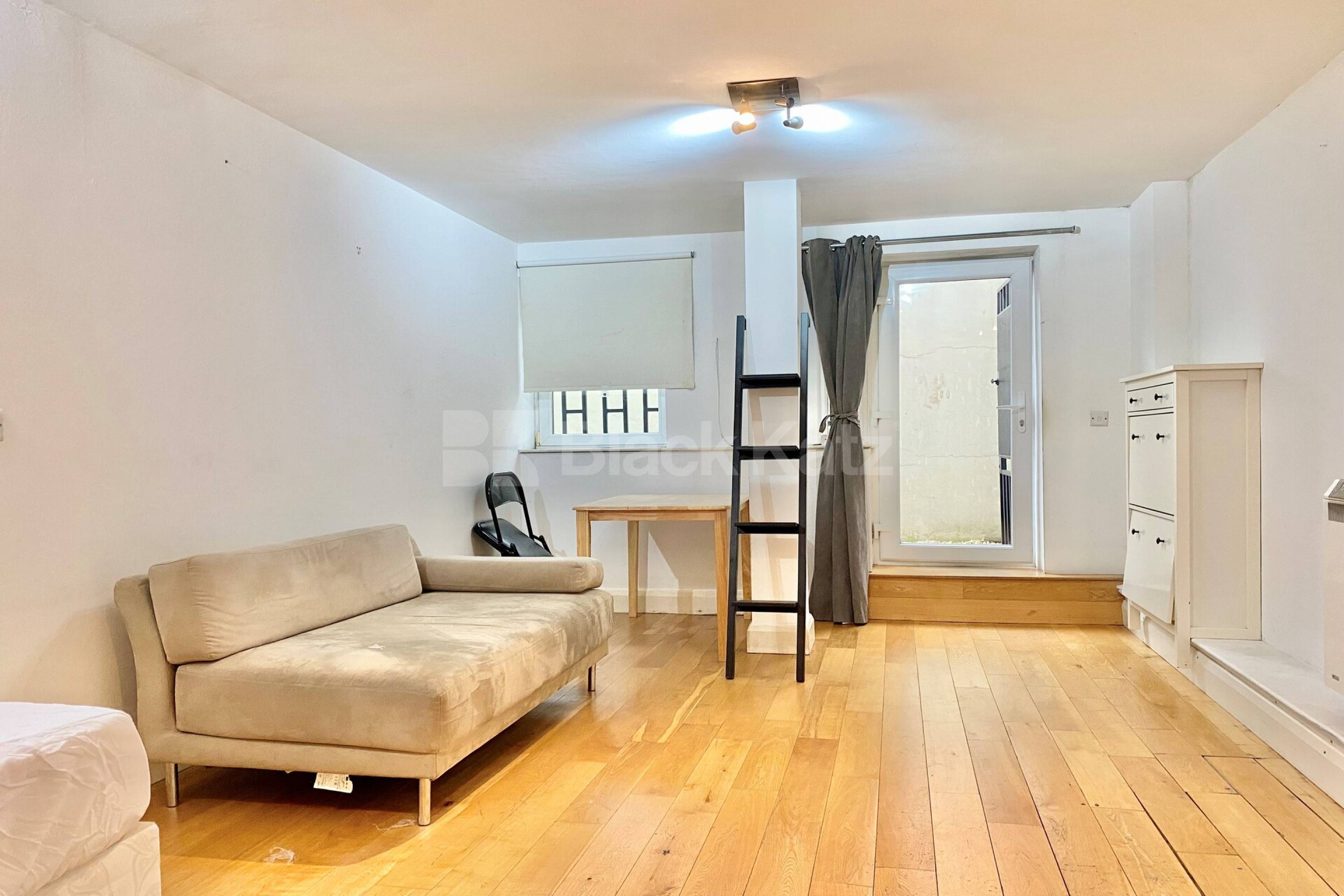 Ground Floor Studio in a gated Mews in Hackney Central Clarence Mews, Hackney Central E5