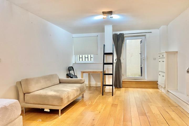 Ground Floor Studio in a gated Mews in Hackney Central Clarence Mews, Hackney Central