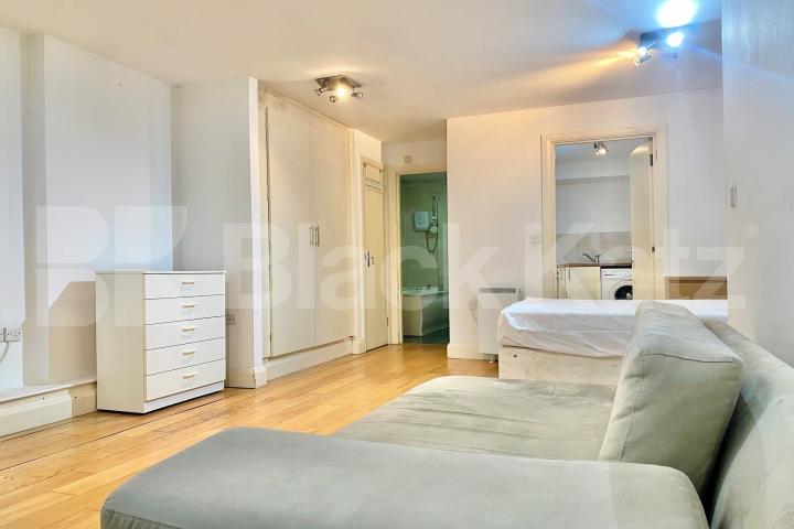 Ground Floor Studio in a gated Mews in Hackney Central Clarence Mews, Hackney Central