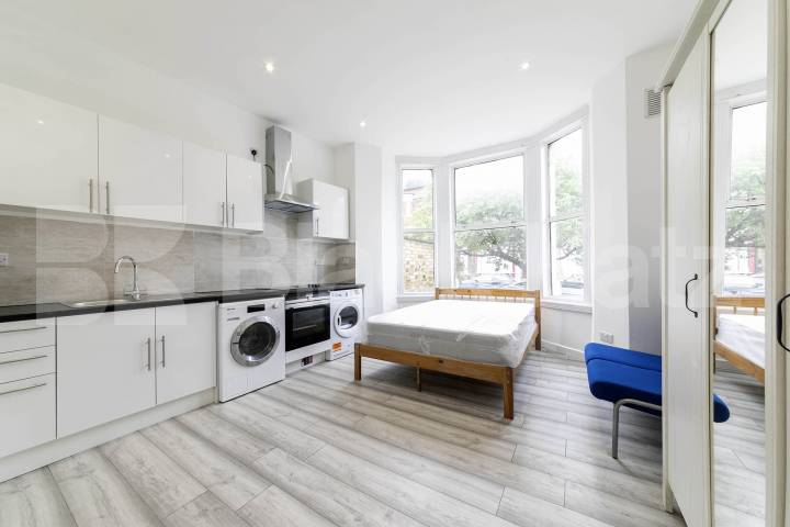 Newly renovated and available now, this spacious furnished studio on Callcott Road, NW6 offers excellent value in a great location Callcott Road, London, NW6 (Council tax, gas and water Included),  London