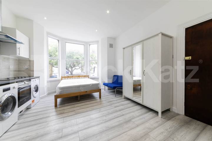 Newly renovated and available now, this spacious furnished studio on Callcott Road, NW6 offers excellent value in a great location Callcott Road, London, NW6 (Council tax, gas and water Included),  London