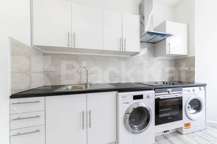 Newly renovated and available now, this spacious furnished studio on Callcott Road, NW6 offers excellent value in a great location Callcott Road, London, NW6 (Council tax, gas and water Included),  London