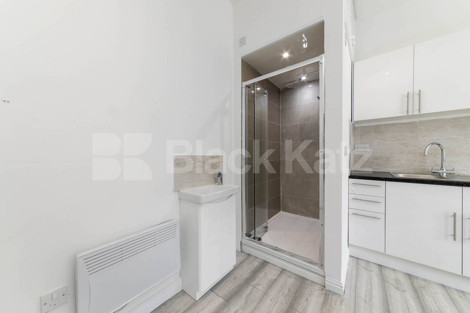 Newly renovated and available now, this spacious furnished studio on Callcott Road, NW6 offers excellent value in a great location Callcott Road, London, NW6 (Council tax, gas and water Included),  London