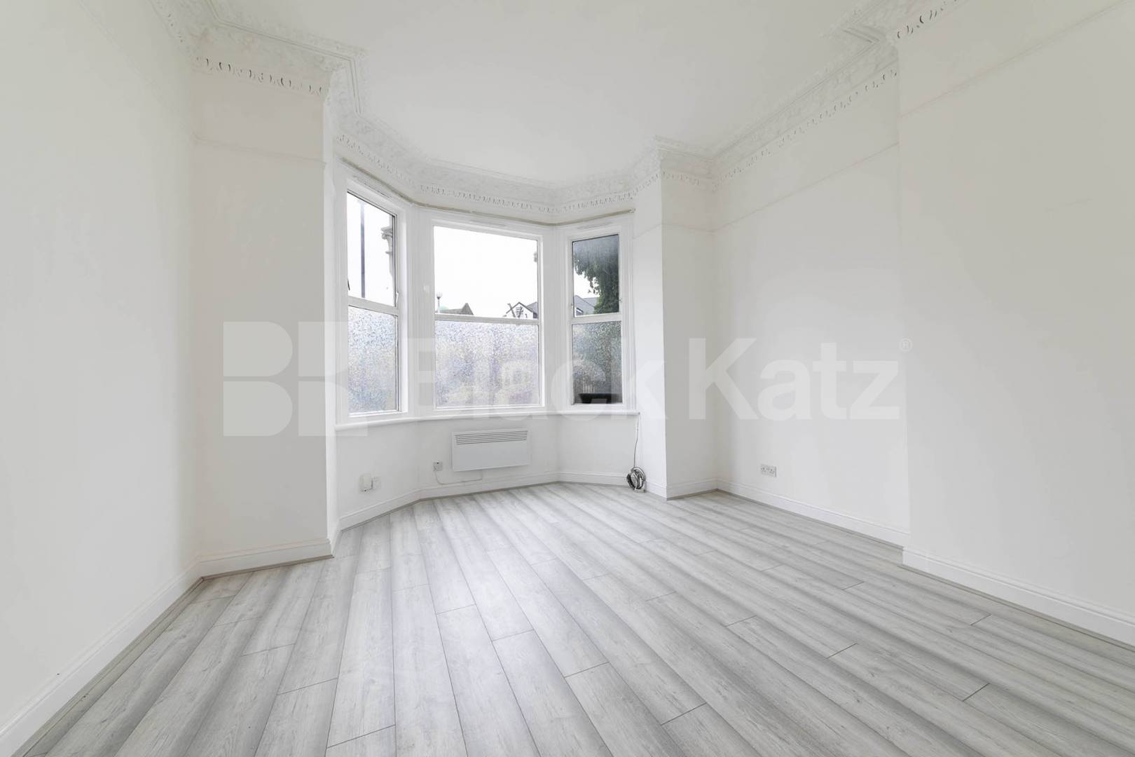 Spacious one-bedroom flat available to rent on Dean Road, NW2 Dean Road, London, NW2,  London
