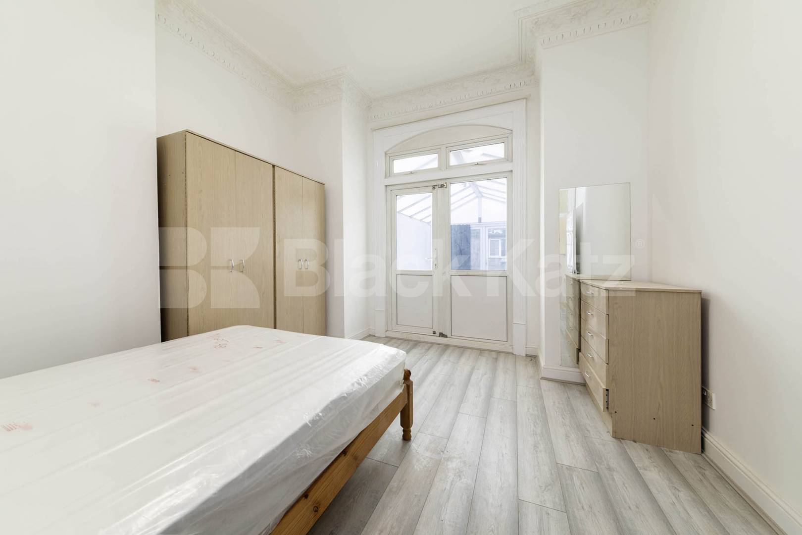 Spacious one-bedroom flat available to rent on Dean Road, NW2 Dean Road, London, NW2,  London