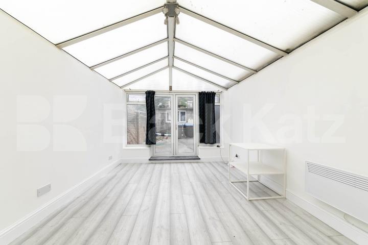 Spacious one-bedroom flat available to rent on Dean Road, NW2 Dean Road, London, NW2,  London