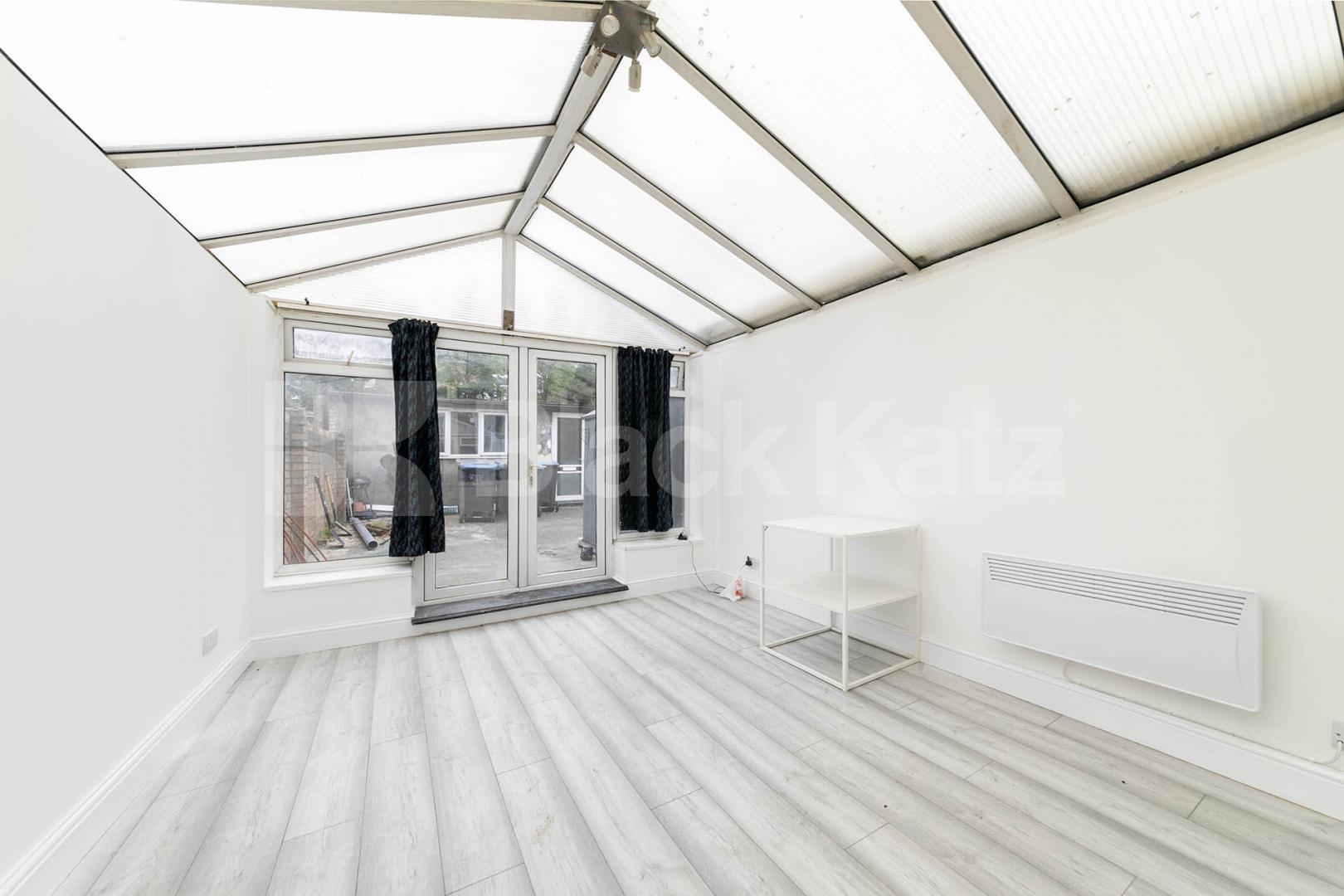 Spacious one-bedroom flat available to rent on Dean Road, NW2 Dean Road, London, NW2,  London